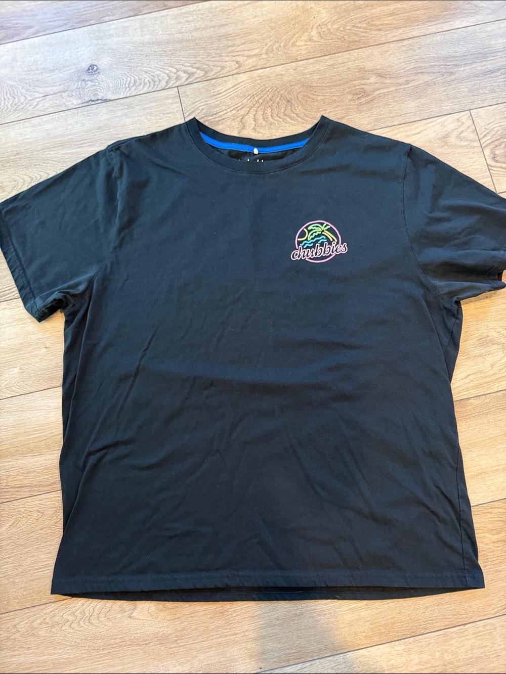 chubbies Black Short Sleeve Tee with Neon Logo - size 2XL